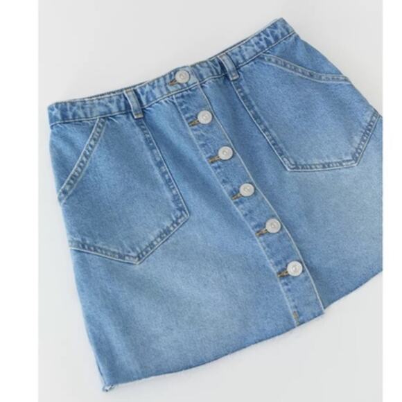 UO  BDG Denim Button-Down Skort - Picture 3 of 4